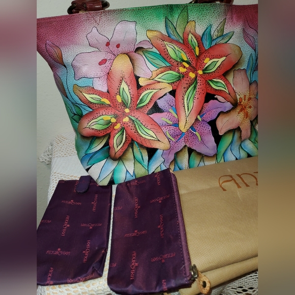 Anuschka Leather Shoulder Bag - Picture 9 of 13